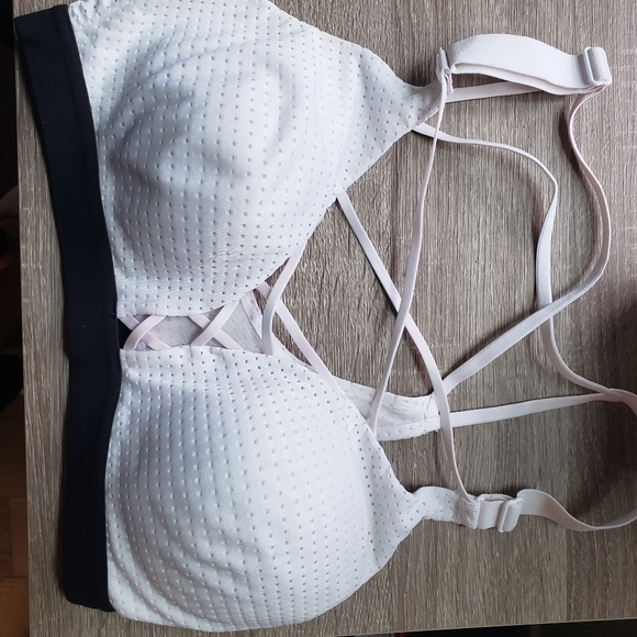 Victoria's Secret PINK Criss Cross Sports Bra - Picture 4 of 4
